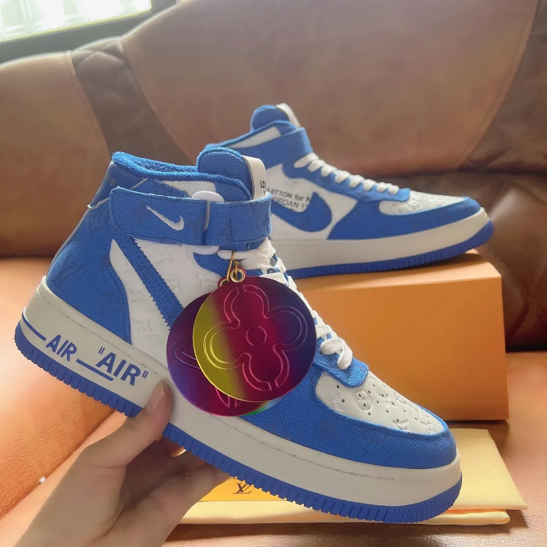 P80 Loui* Vuitto* x OFF-WHITE x Nike tripartite collaboration! Trendy and cool men's high-top casual sports shoes with unrivaled color matching. The design idea basically continues the style of THE TEN. The Swoosh line and tongue label have a very familiar visual effect and are both fashionable and trendy! A must-have for fashionistas! The effect on your feet is absolutely stunning! Size: 38-45